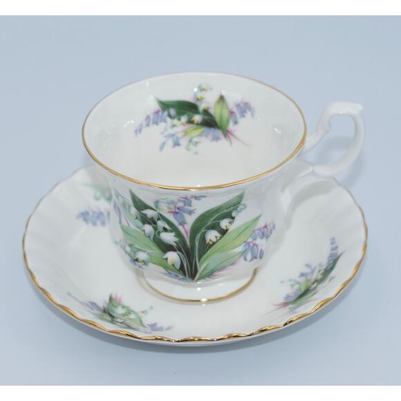 Royal Albert Summertime Series CHEVERELL Tea Cup and Saucer Set - Picture 3 of 6